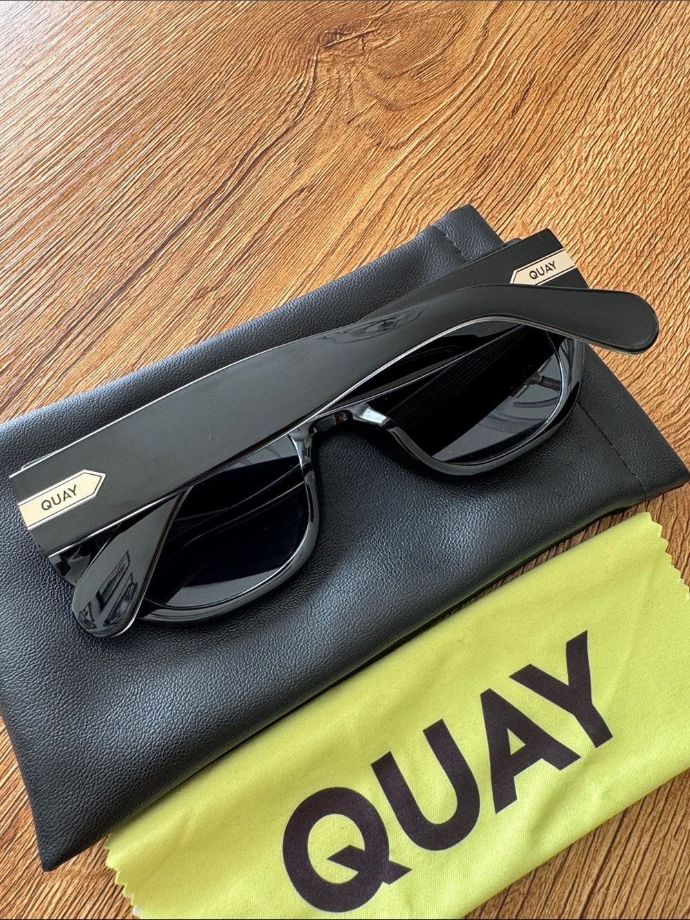 Quay Australia Sunglasses - Picture 4 of 7